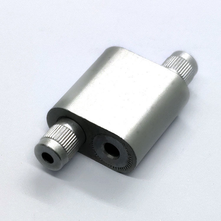 सुरक्षित रूप से 5/64″ और 3/32″ एयरक्राफ्ट केबल को एक लूप में पकड़ता है, केबल लूपिंग ग्रिपर को समायोजित करें